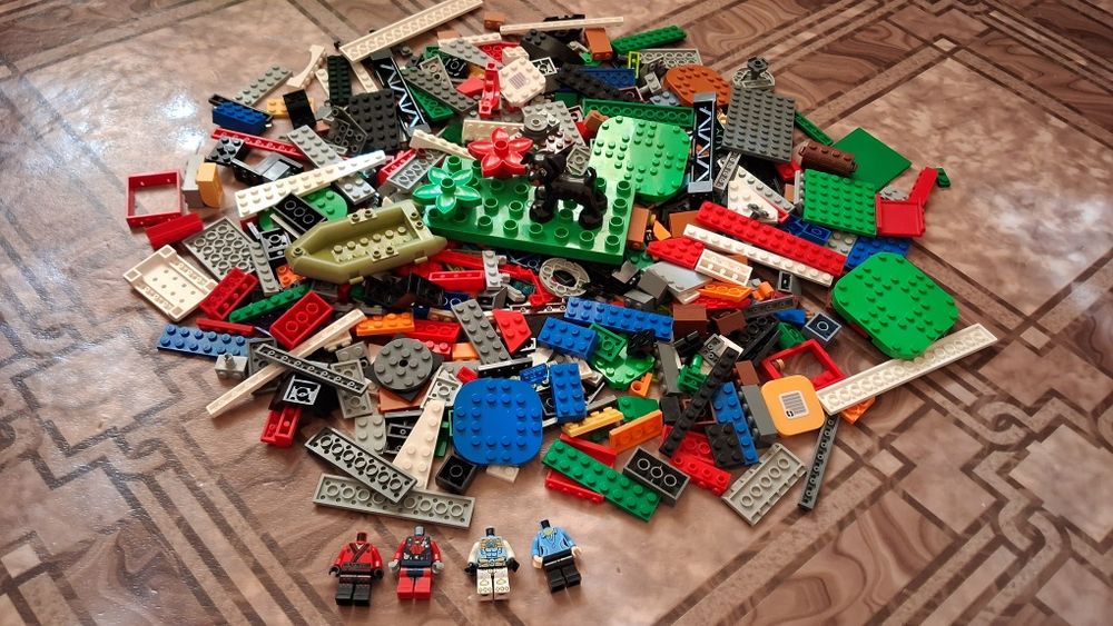 Лего конструктор оригинал на вес в отличном состоянии