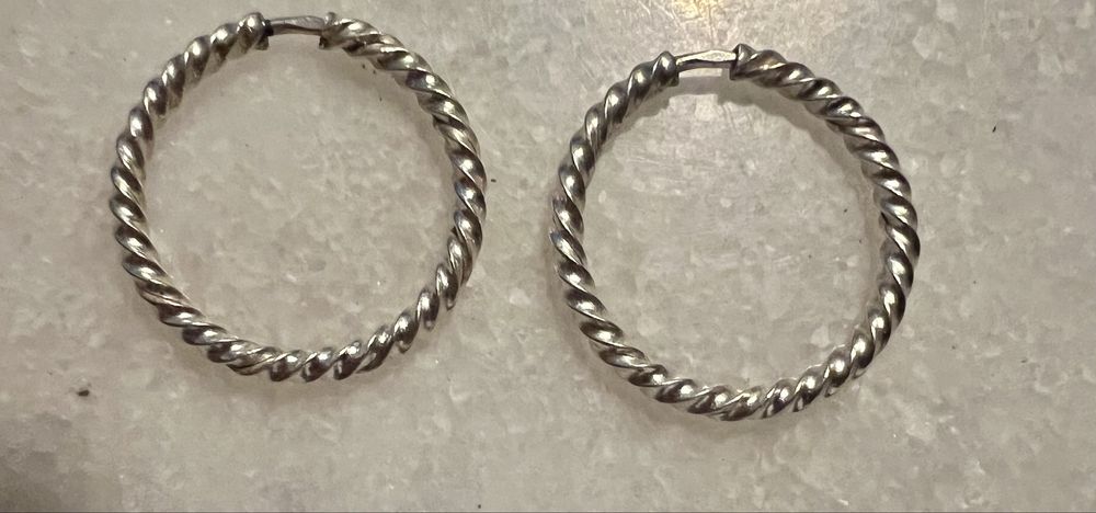 Brincos-argolas em prata- como novas-peso:1,42gr