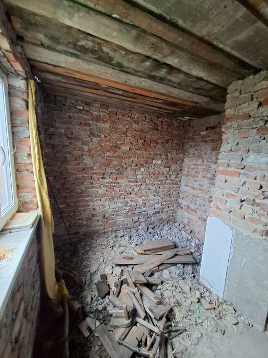 Будинок в центрі села Голосків