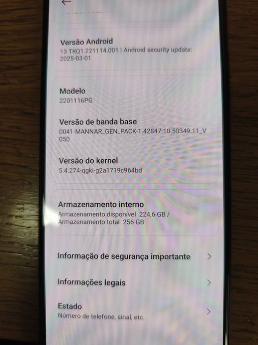 Vendo Poco X4 Pro 5G com 256GB de armazenamento e 8GB de RAM. O smartphone destaca-se pelo ecrã AMOLED de 6.67 polegadas