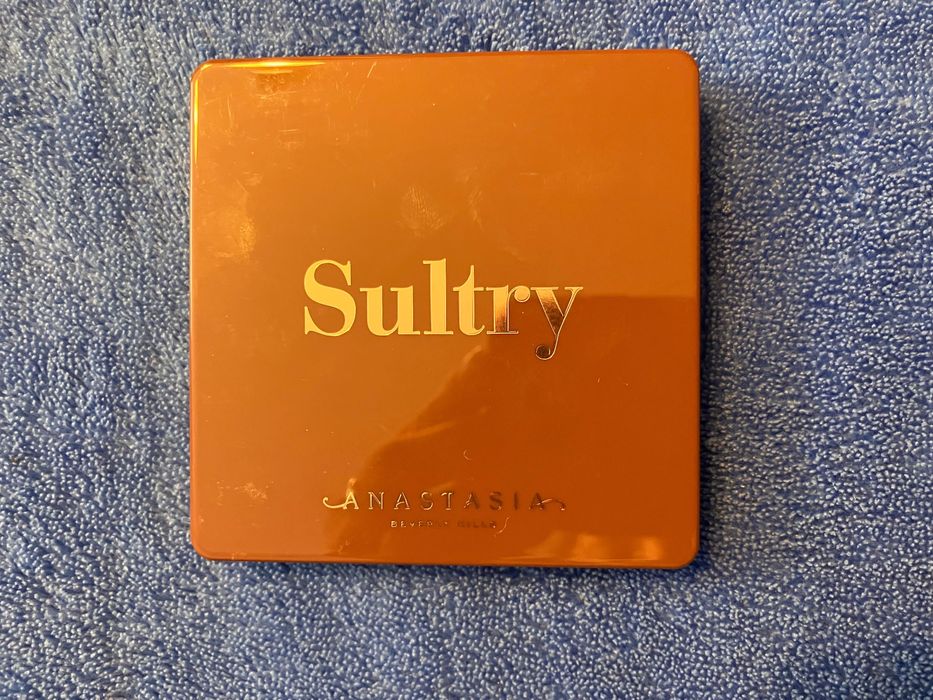 Anastasia Beverly Hills Sultry