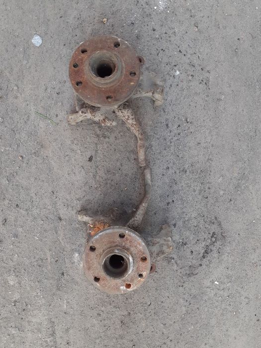 Поворотный кулак цапфа Volkswagen Transporter T4 91-95