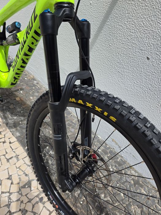 SANTA CRUZ Nomad Carbon 27.5 M