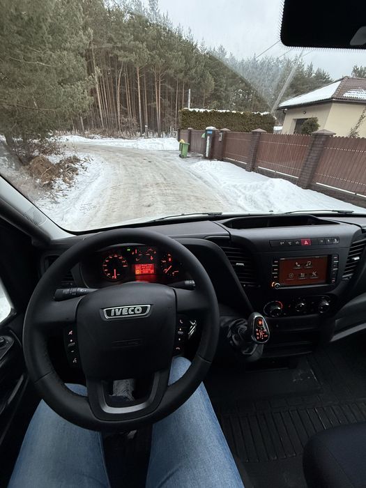 Wynajem busa Iveco Daily L3H2 Hak uciąg 3.5t Stalowa Wola i okolice