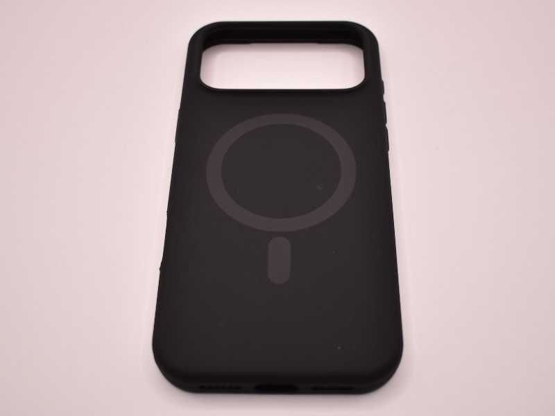 iPhone 17 Pro Max • Czarne Etui • MagSafe • Twarda, Wytrzymała Ochrona