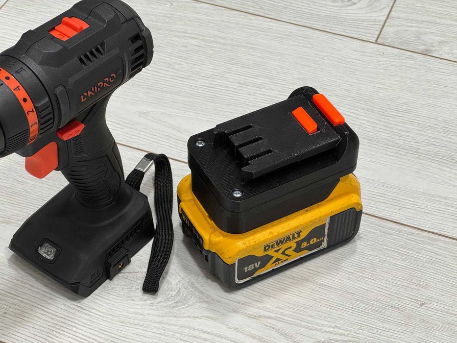 Адаптер перехідник з інструменту Dnipro m на акб Dewalt 3д друк