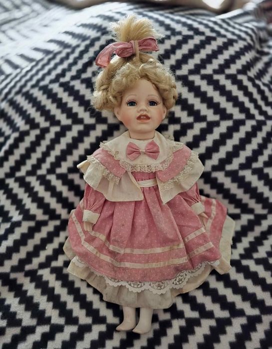 Bonecas de porcelana