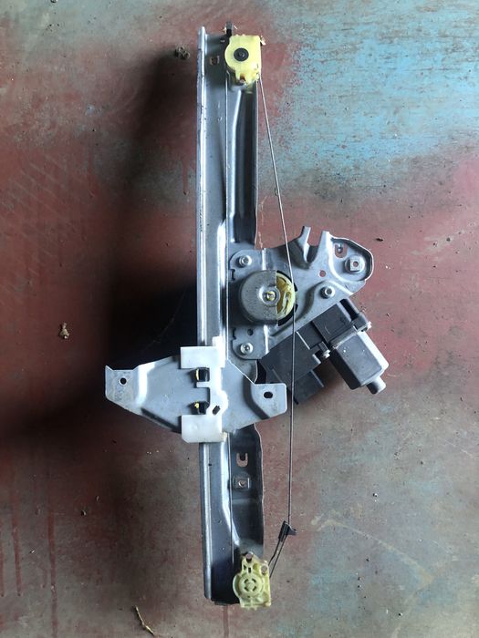 Оригінальний механізм склопідйомника передній правий з Пежо 308 2007р.