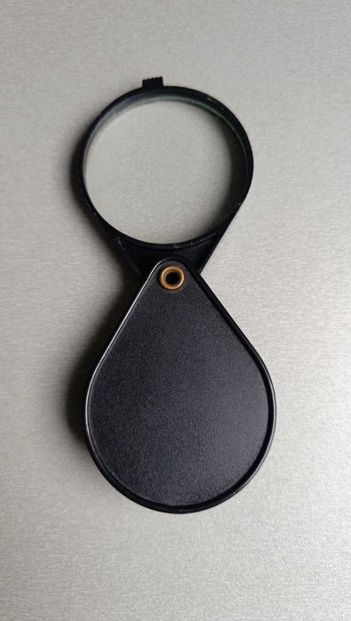 Лупа або збільшувальне скло Montero 2812