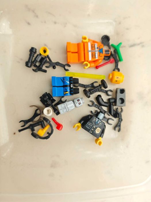 LEGO i inne, akcesoria drobne figurki mix