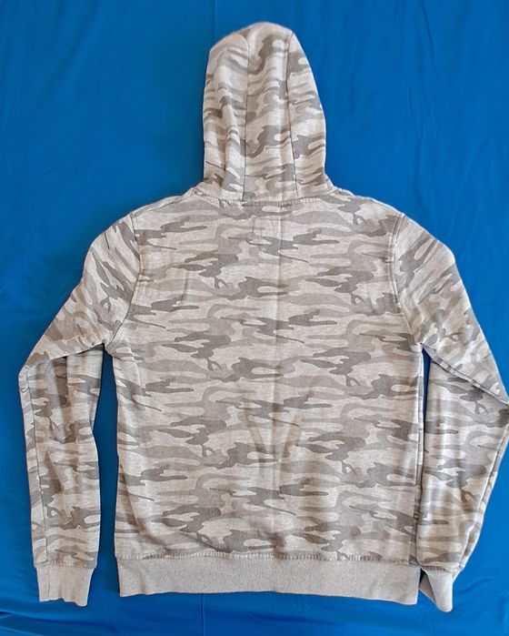 Hoddie estampado camuflado cinzento tam M