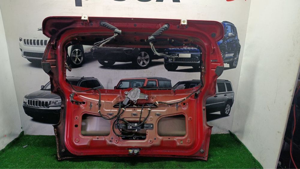 Кришка багажника Jeep Renegade Колір 686 68263314AA