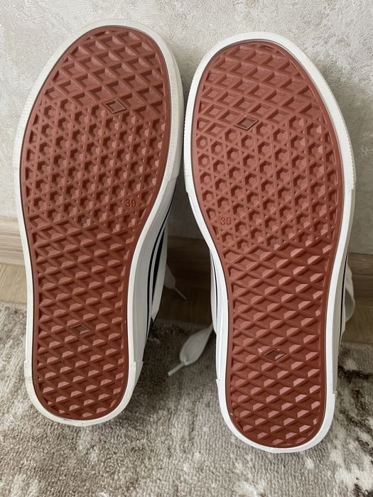 Кеди vans of the wall 39 розмір