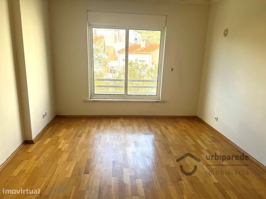 Apartamento T3 no Jardins da Parede.