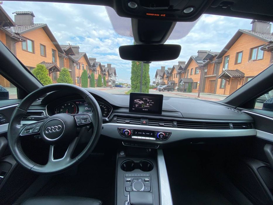 Audi A4B9 s-line