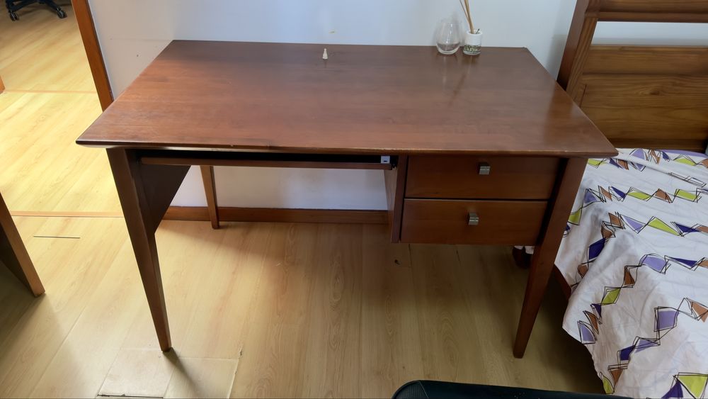 Conjunto de quarto  – Secretária + Camiseiro