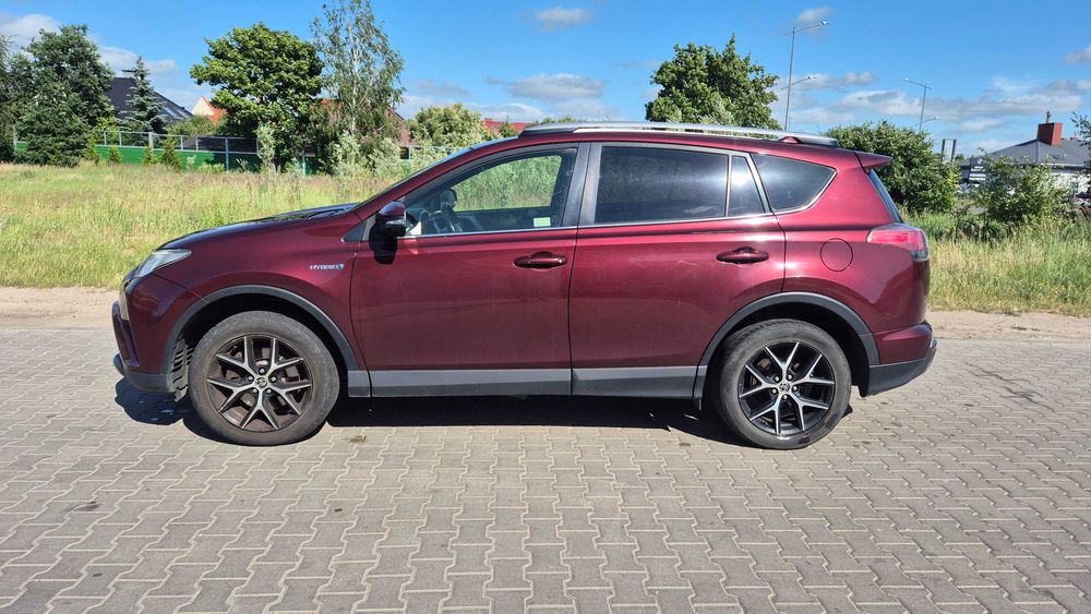 Skrzedam Toyota rav4 hybryda 2016