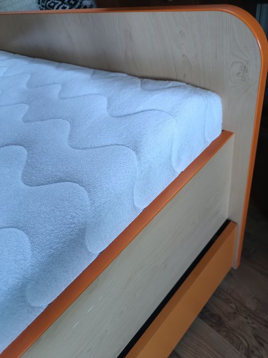 Łóżko dziecięce młodzieżowe Forte 90x200, jak nowy materac