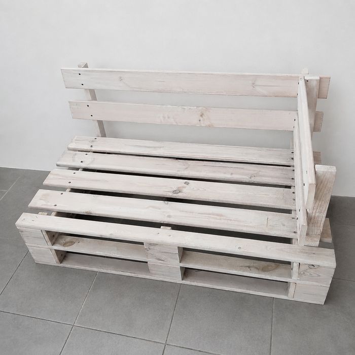 Ławka z palet + 4 drewniane skrzynki – komplet