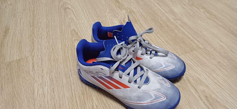 Chuteiras adidas 31