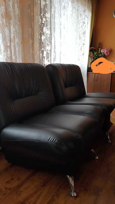 Fotele skórzane.
