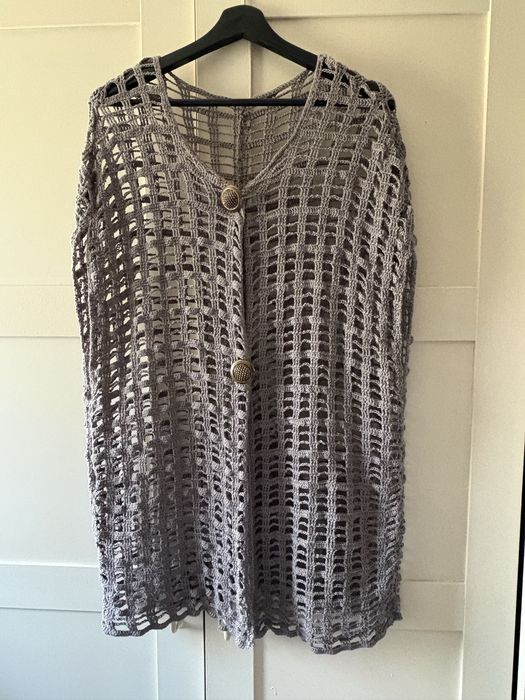 Damska narzutka recznie robiona