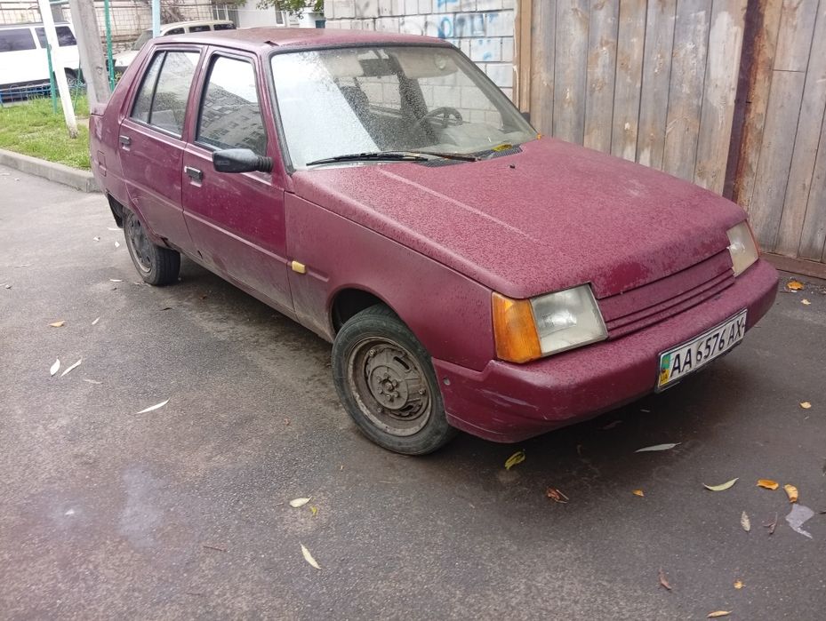 Продам під відновленья Славута 2005 г