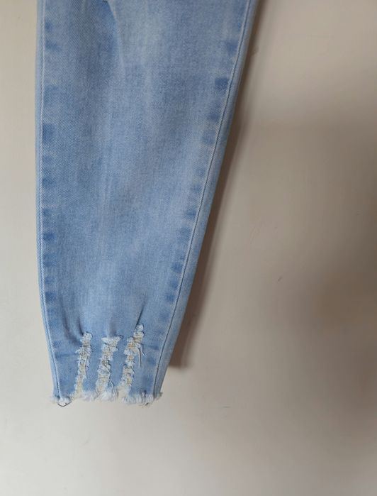 Spodnie jeans przetarcia koronka