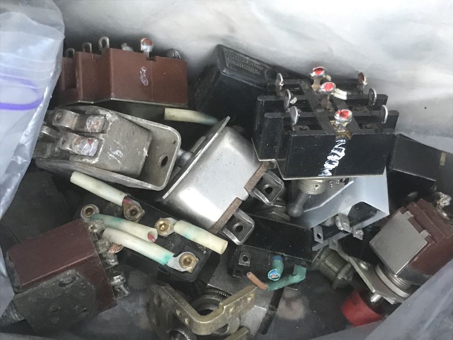 Радянські нові та бу кнопки перемикачі мікрореремикачі на срібло