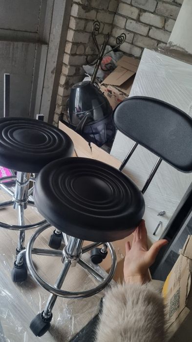 Кресло ,  стульчик распродажа салона