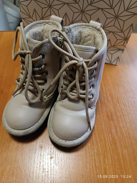 Зимові ботінки для дівчинки