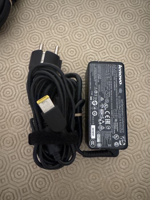 Thinkpad Pro Dock USB-A (Vendo só carregador por 20€) (URGENTE)