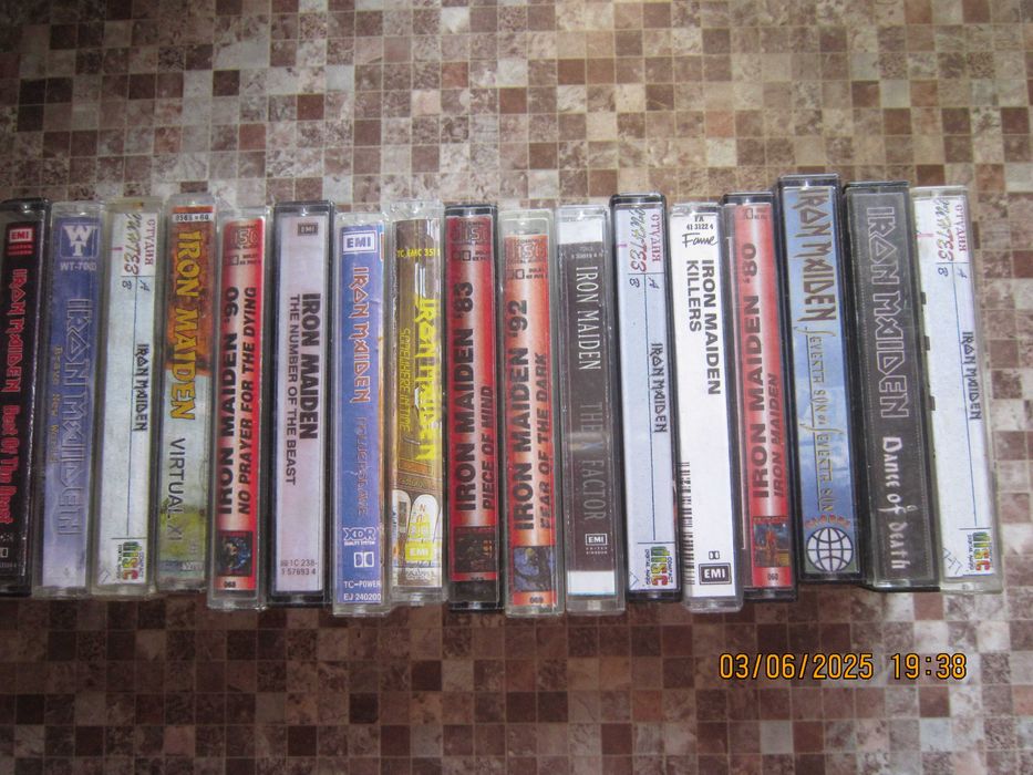аудіокасети с записом гуртів Iron Maiden,Judas Priest