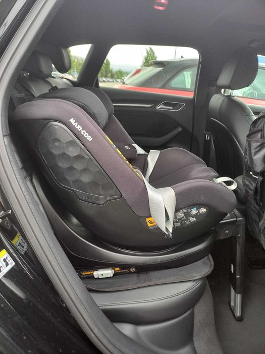 Cadeira-Auto Maxi-Cosi  MICA Eco i-Size Authentic Black