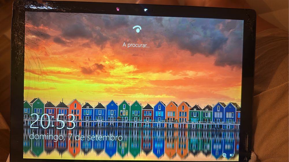 Surface Pro 6 I7-8 / 8GB