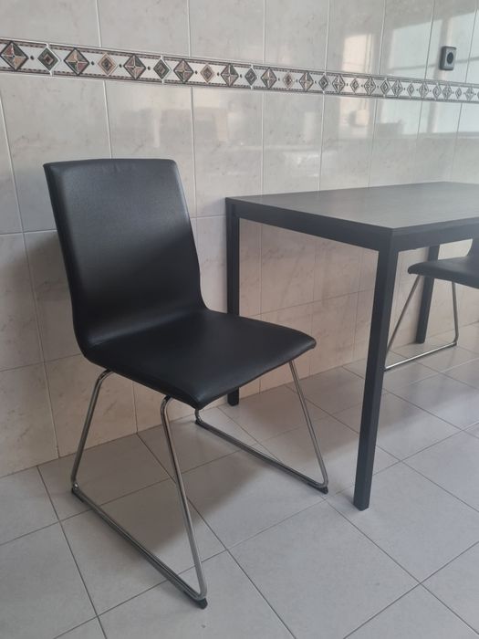 Conjunto IKEA (Mesa + Cadeiras)