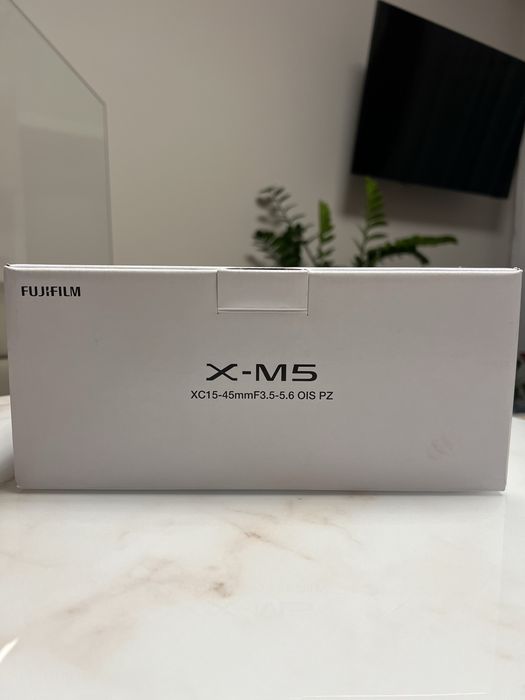 Fujifilm X-M5 Silver + XC 15-45mm f/3.5-5.6 OIS PZ