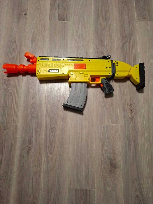 Бластер  Nerf Fortnite AR-L  б/у

Повністю робочий,стан чудовий