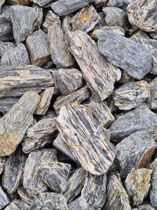 Kamienie granitowe otaczane rozne frakcje  ozdobny