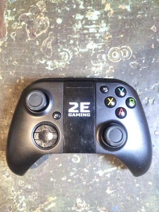 Продаю геймпад 2E GAMING в отличном состоянии