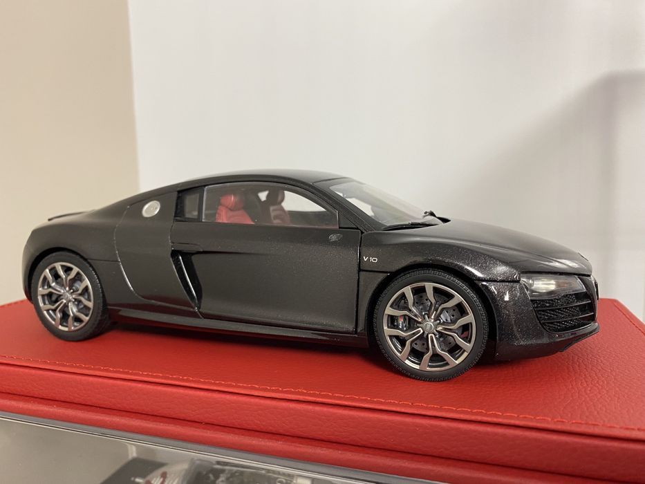 Ауди р8 1:18 Audi R8 1:18 kyosho