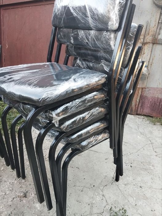 Продам стулья офисные