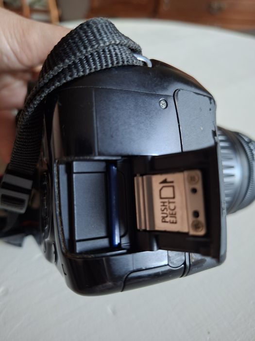 Canon EOS 1000D + Lente 18-55mm