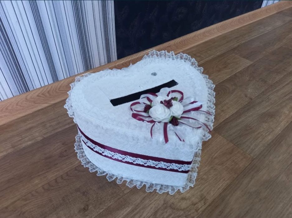 Продам весільну сукню