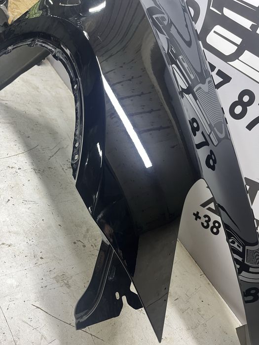 Праве крило Tesla Model Y