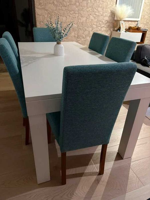 cadeiras acolchoadas como novas tons esverdeados