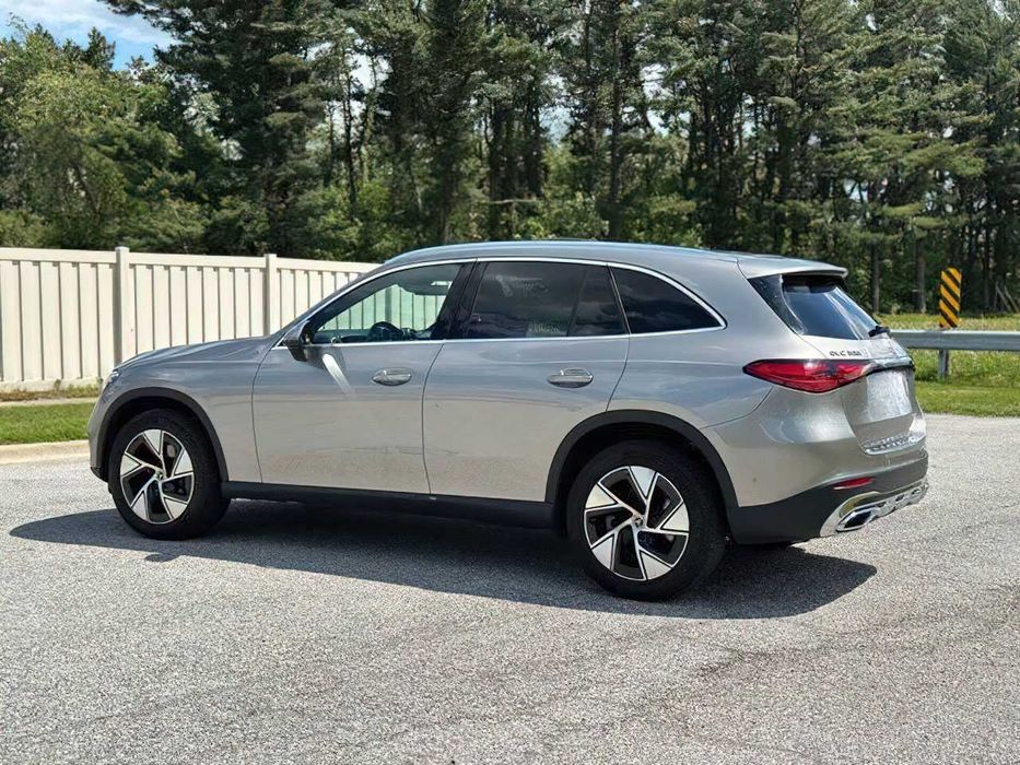Mercedes-Benz GLC GLC 300 4MATIC      2024
