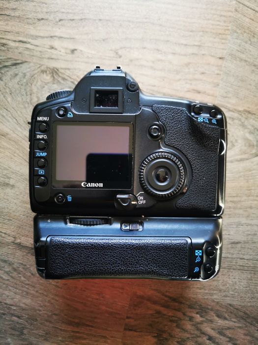 Canon 5D, com punho