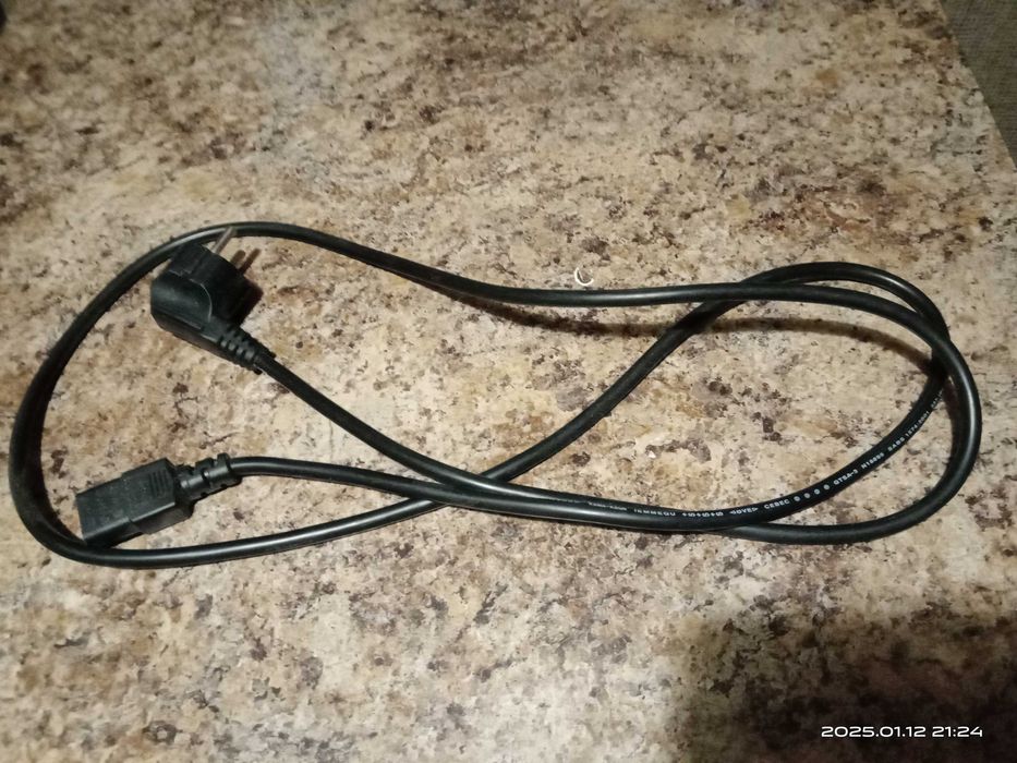 Кабель для компьютера