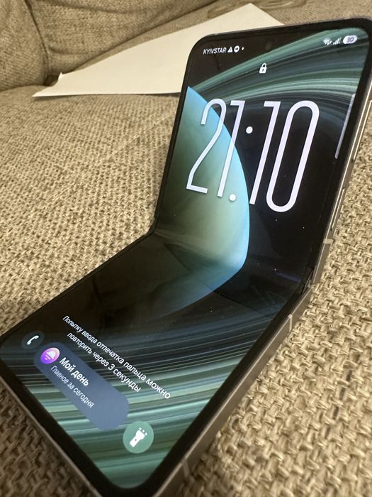 Смартфон Samsung Galaxy flip6 з гарантією